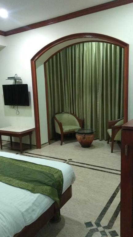 Garden Hotel Mumbai Exterior foto