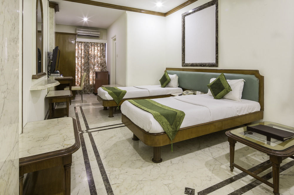 Garden Hotel Mumbai Exterior foto