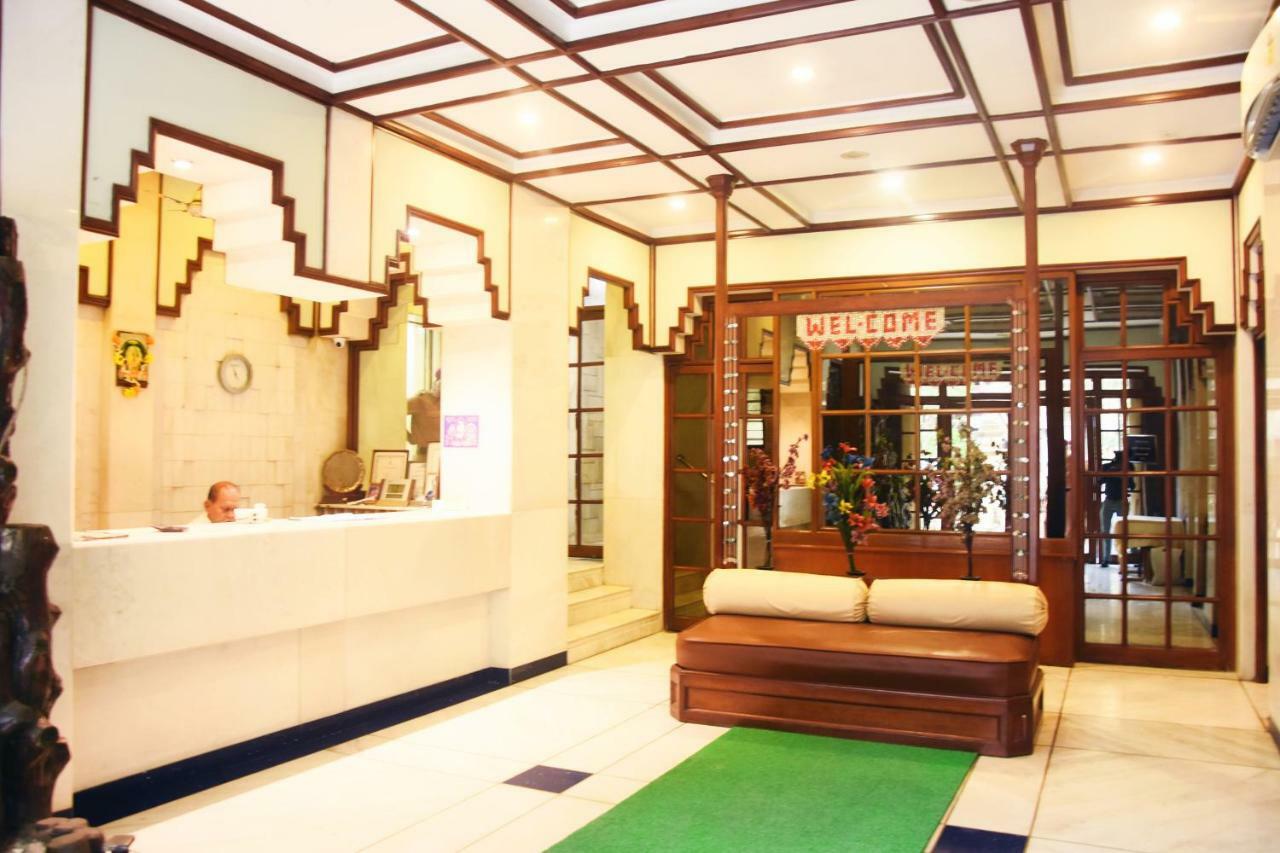 Garden Hotel Mumbai Exterior foto