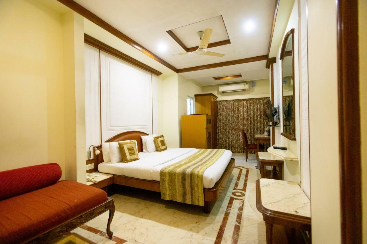Garden Hotel Mumbai Exterior foto