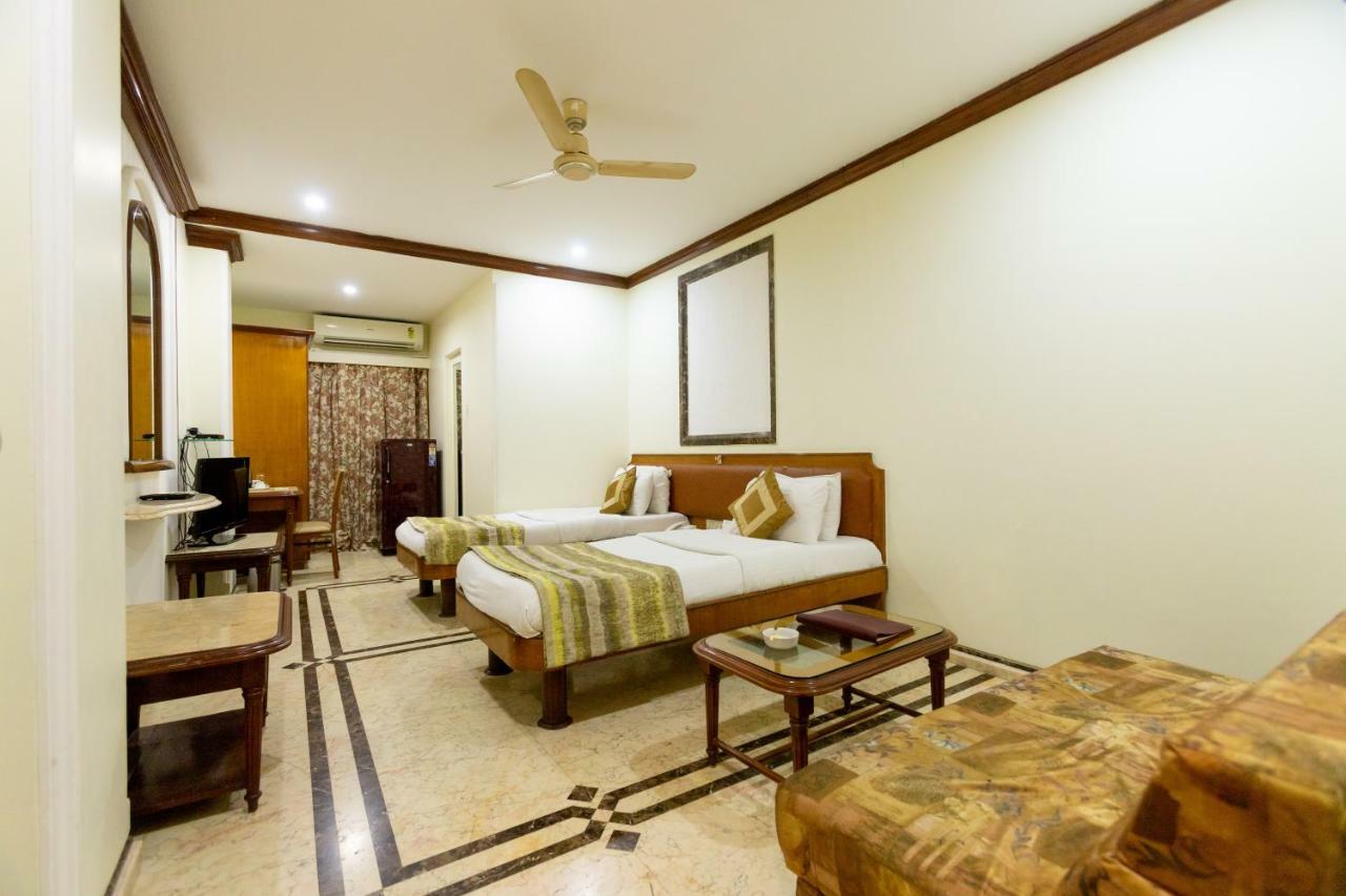 Garden Hotel Mumbai Exterior foto
