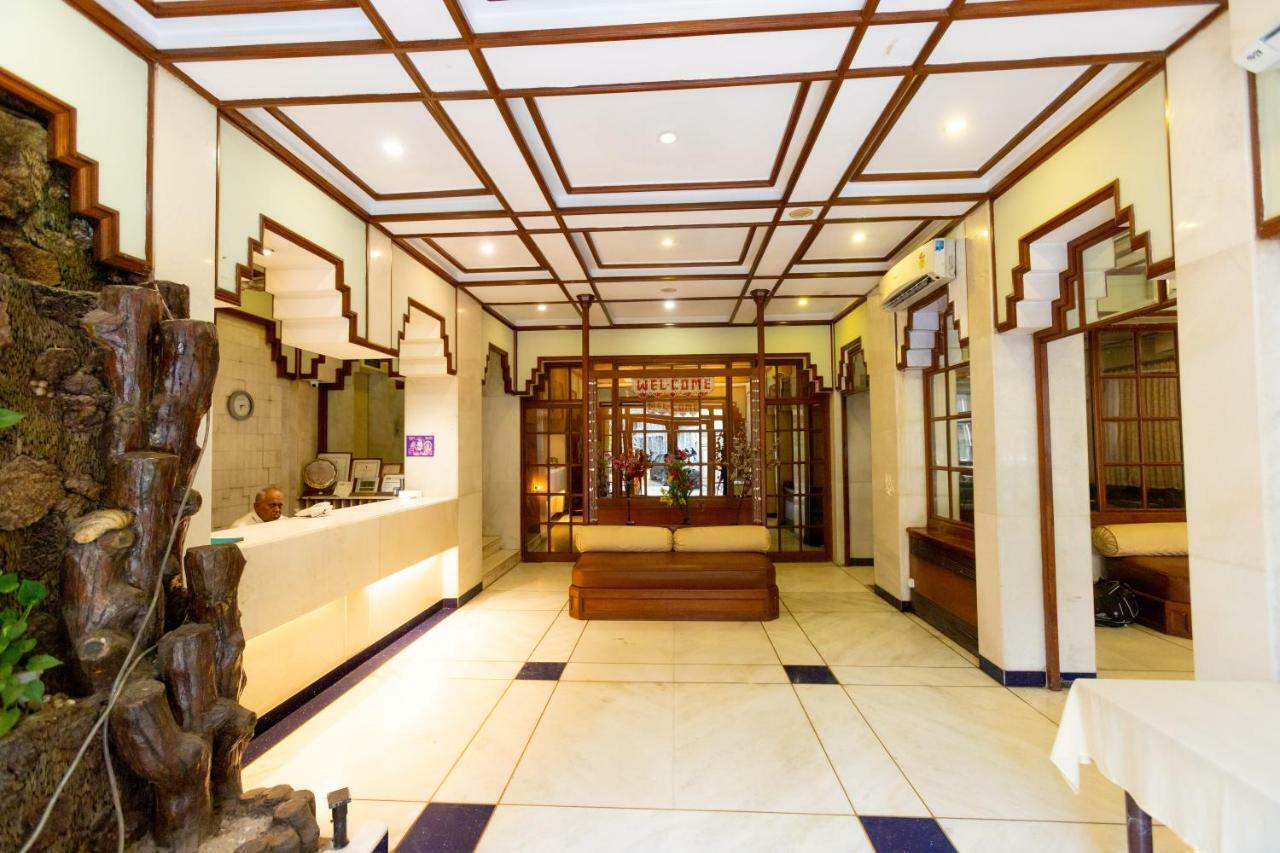 Garden Hotel Mumbai Exterior foto