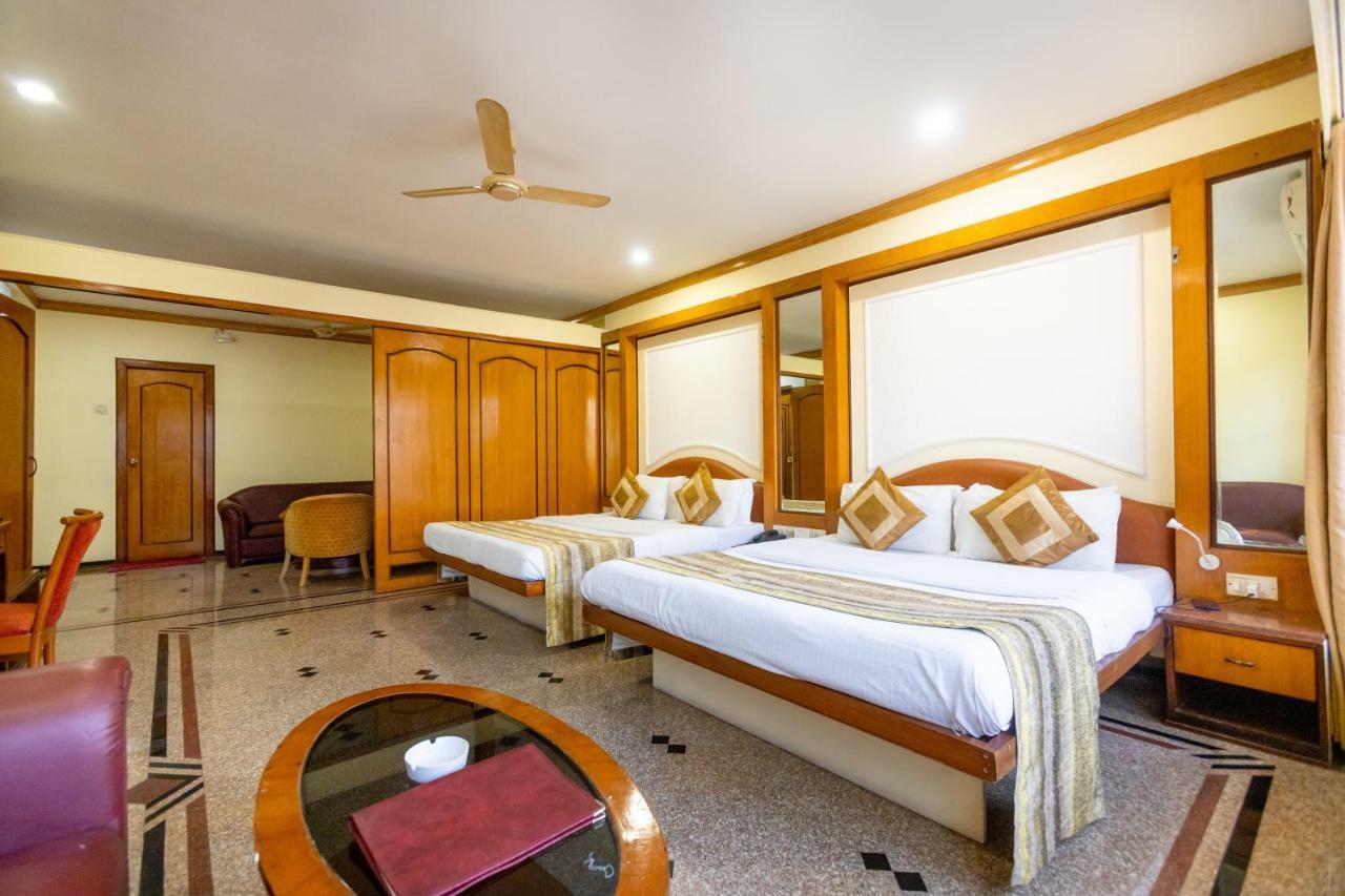 Garden Hotel Mumbai Exterior foto